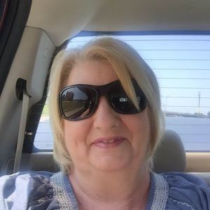 Meet your Posher, Larae